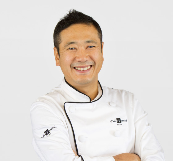 鎧塚 俊彦(よろいづか としひこ)