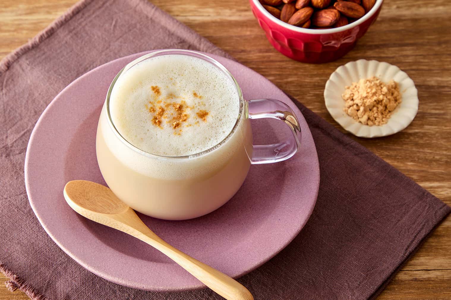 HOT 黒蜜きなこの至福のアーモンドミルク